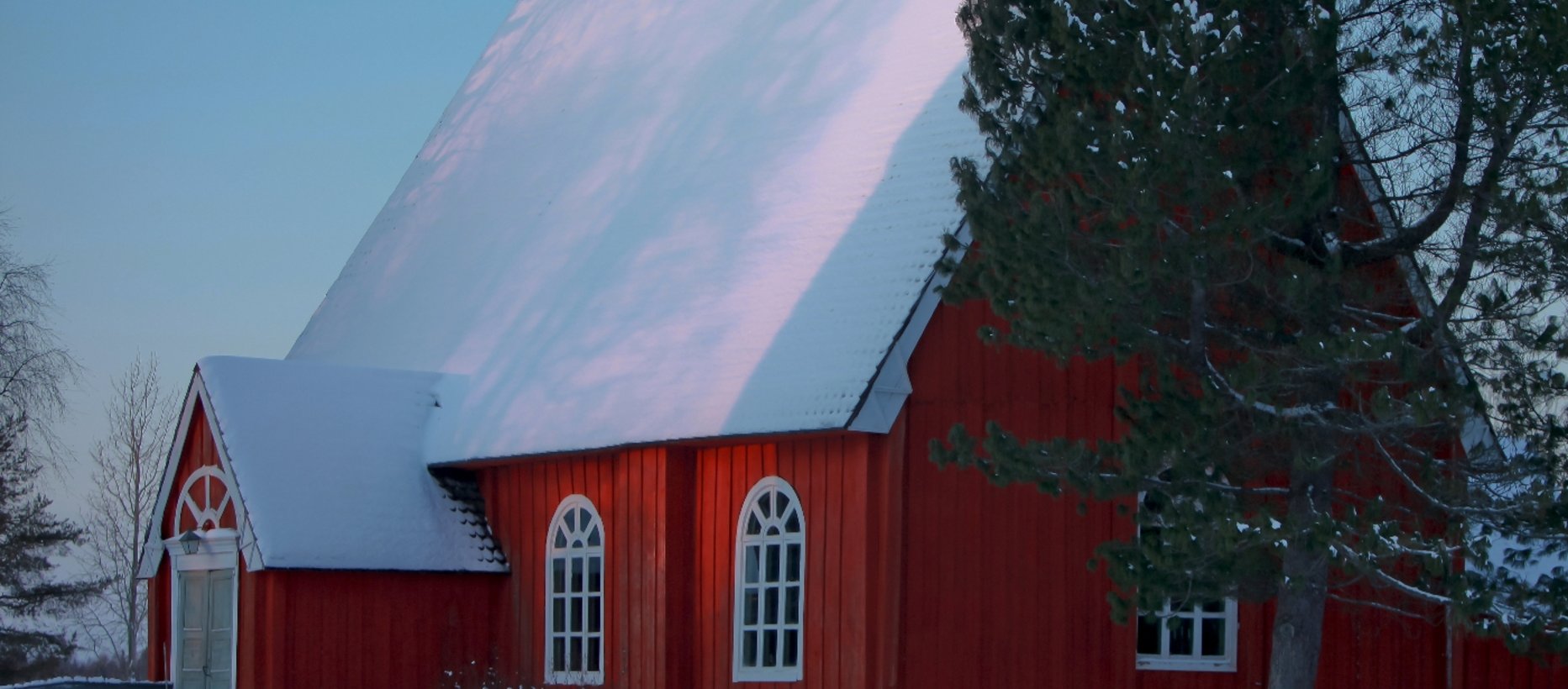 Vanha kirkko talvella. Kuva Lea Ruotsalainen